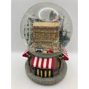 VTG. MACYS MUSICAL SNOW GLOBE 1902-2002 ANNIVERSARY CELEBRATES 100 YEARS PLAYS